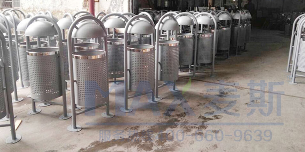 盧森堡客戶定制垃圾桶順利出產！